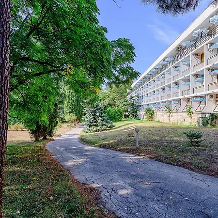 International House Of Journalists Отель Золотые Пески